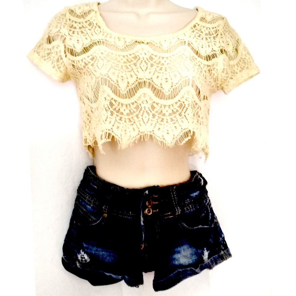 Juniors in Womens Small Lace Crop Top-Size 0 Short
